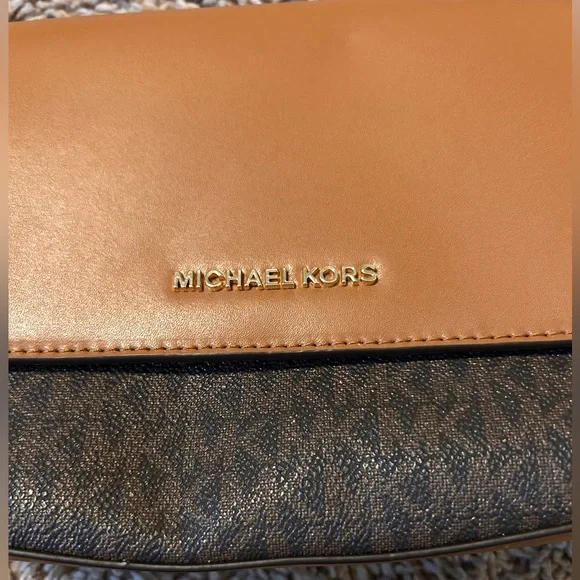 Michael Kors Bedford Legacy Leather Flap Crossbody - Picture 3 of 7